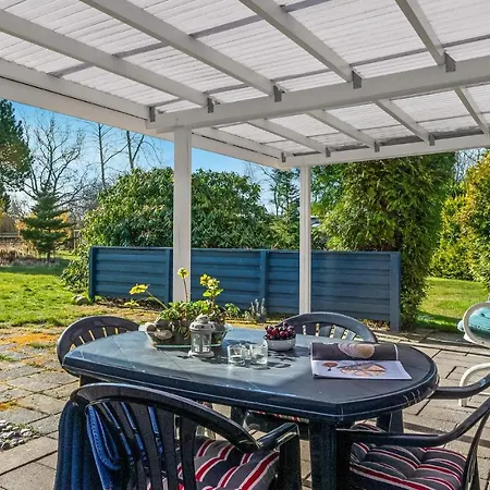 بيت للعطل 3 Bedroom Awesome In جيليليه